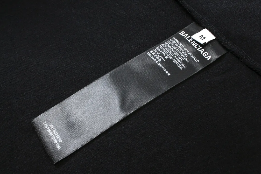 【 . Quality】BALENCI*GA/ .2024New Arrival 。 Montaigne T . . Authentic ， ！ ZP 。 260 ， . ， ，。 。 . ， 。 。 OS . Same Style ：BL 223360 : ， Size：XS. S. M. L